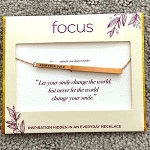 “Keep your smile” necklace, Focus jewelry